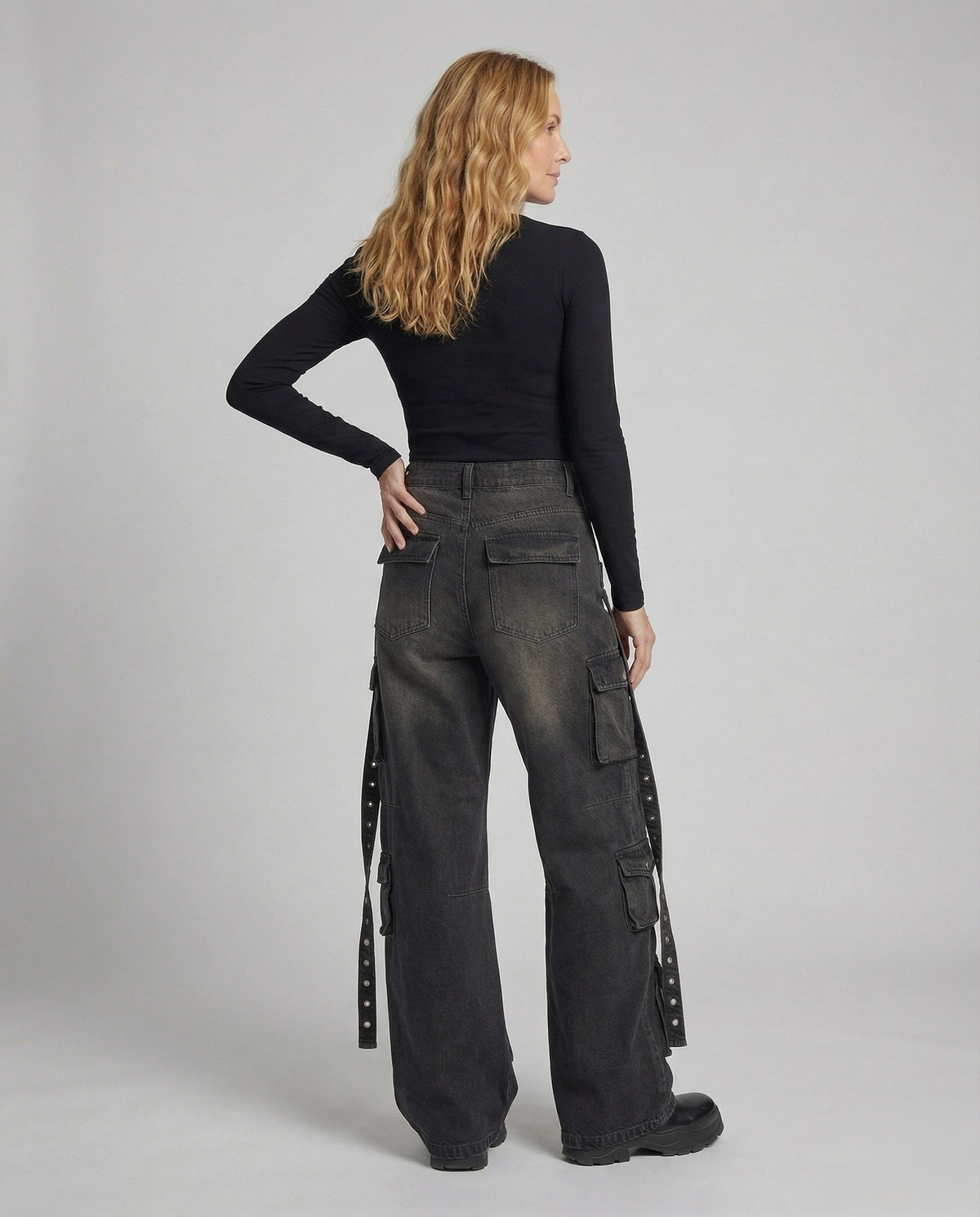 Baggy cargojeans dam med avtagbara sidoremmar