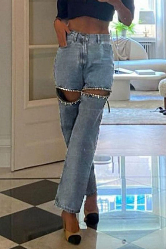 Jeans dam med hög midja och utskärningar med strass | Raka ben i ankellängd | Ljusblå och urtvättad