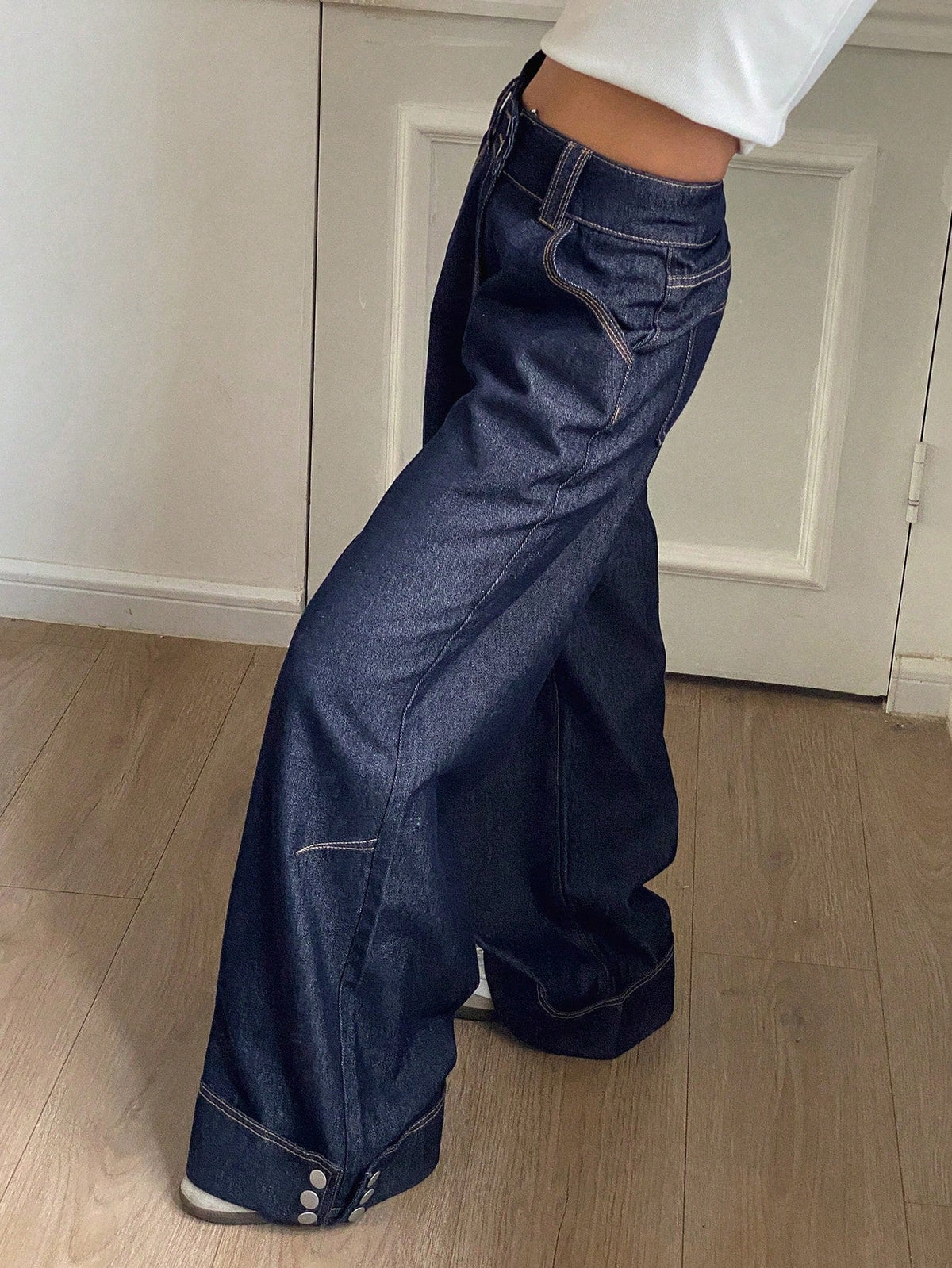 Vida jeans dam med knäppta uppvikningar