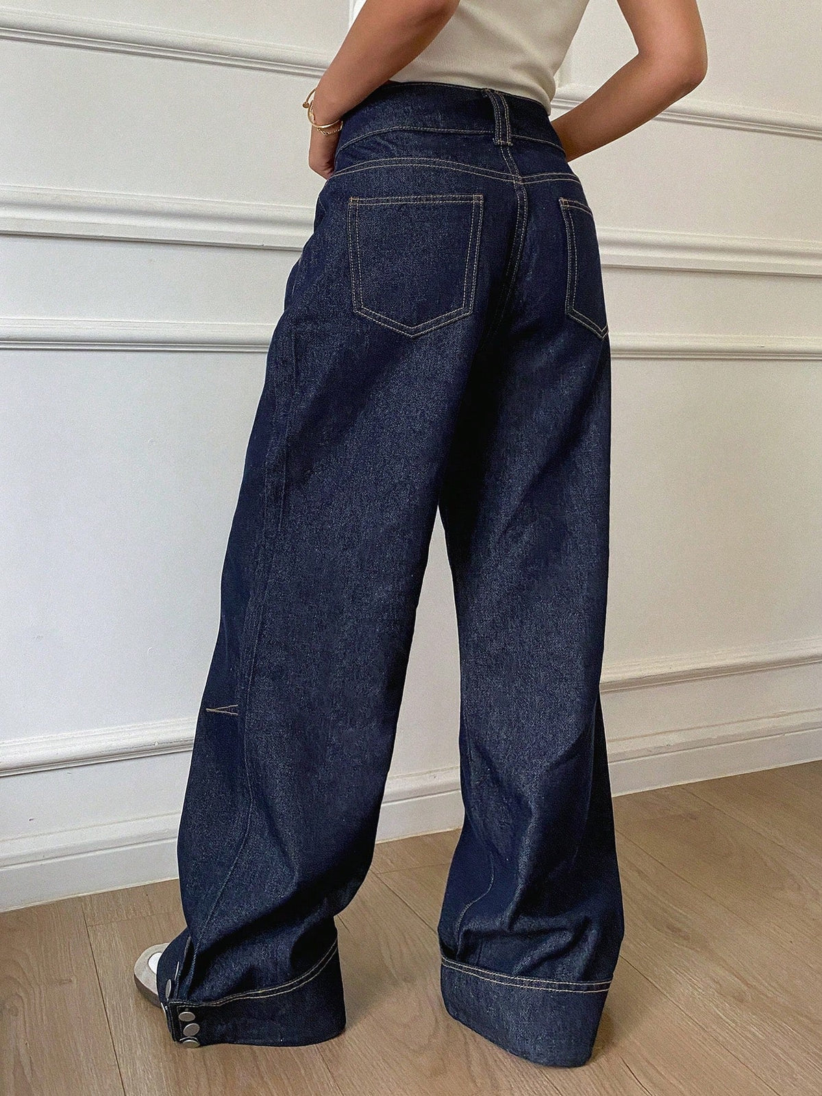 Vida jeans dam med knäppta uppvikningar