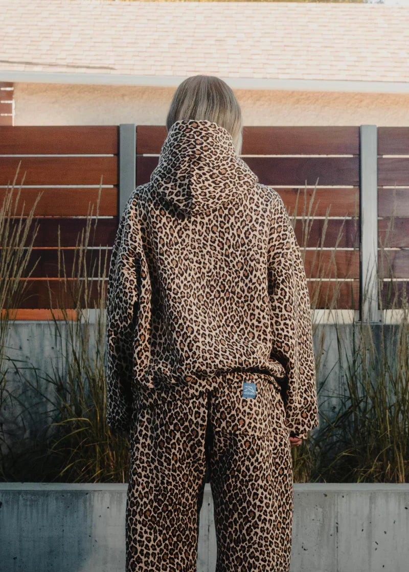 Hoodie herr med brunt leopardmönster