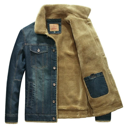 Jeansjacka herr med teddyfoder | Krage och kanter i teddy | Knappar framtill, bröstfickor med lock och sidofickor