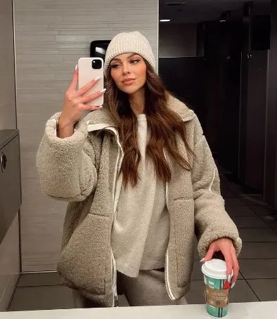 Oversize teddyjacka dam med dragkedja och stora fickor