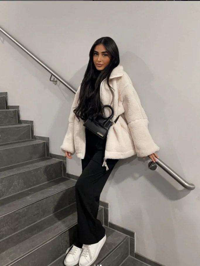 Oversize teddyjacka dam med dragkedja och stora fickor