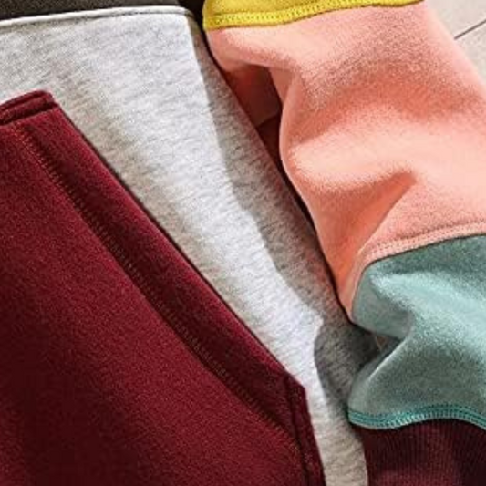 Hoodie herr med asymmetriska färgblock | Huva med dragsko | Nedsänkta axlar och ribbade muddar vid ärmar och nederkant