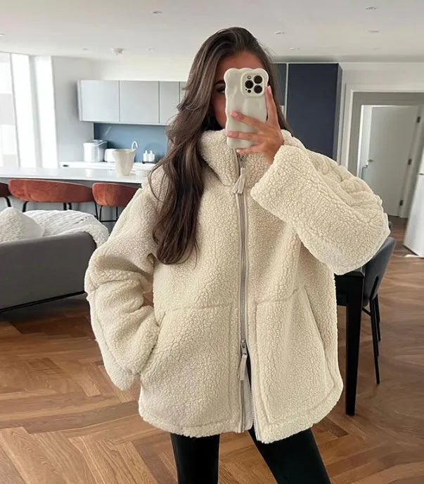 Oversize teddyjacka dam med dragkedja och stora fickor