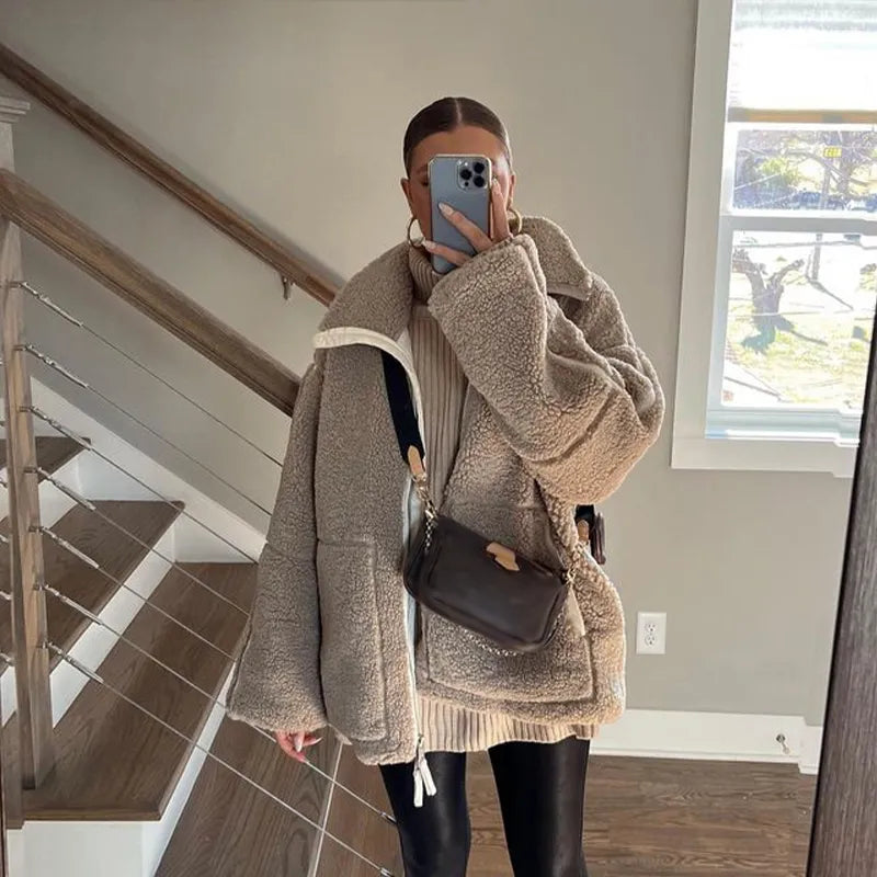 Oversize teddyjacka dam med dragkedja och stora fickor