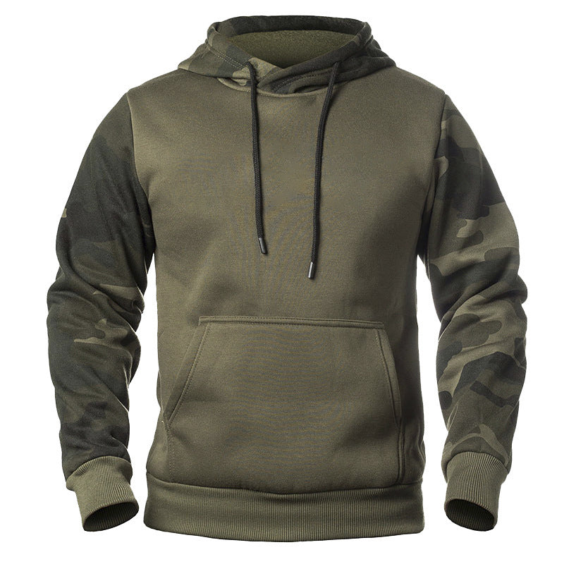 Hoodie herr med kamouflagemönstrade ärmar och huva | Justerbar dragsko | Rymlig känguruficka och ribbade muddar