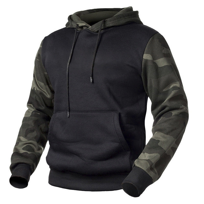 Hoodie herr med kamouflagemönstrade ärmar och huva | Justerbar dragsko | Rymlig känguruficka och ribbade muddar