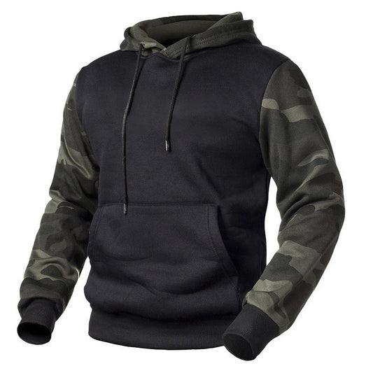 Hoodie herr med kamouflagemönstrade ärmar och huva | Justerbar dragsko | Rymlig känguruficka och ribbade muddar