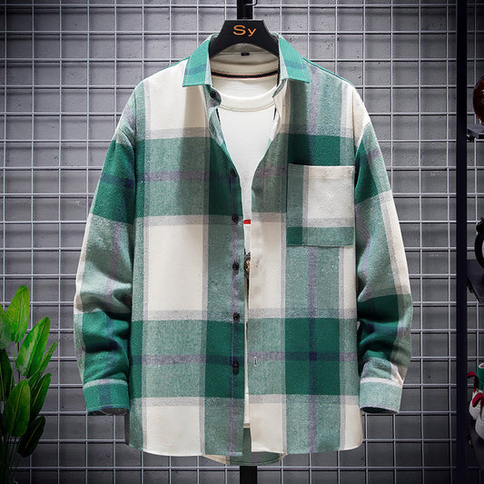 Rutig overshirt herr i oversize | Bröstficka och rundad nederkant | Skjortkrage och knäppta manschetter