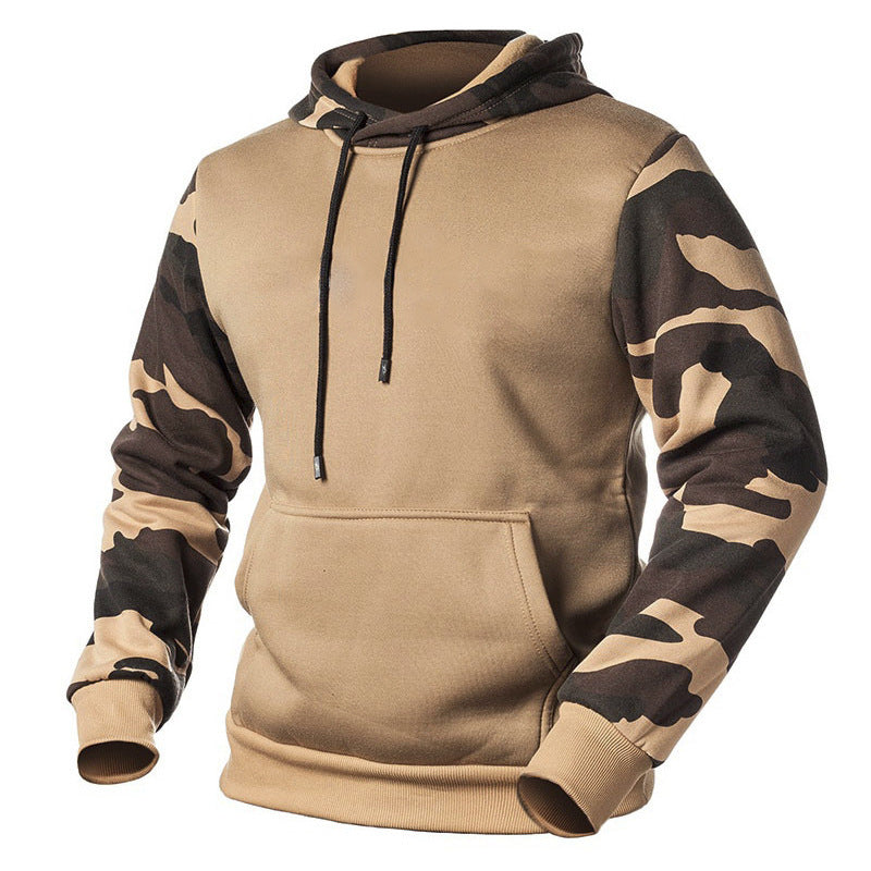 Hoodie herr med kamouflagemönstrade ärmar och huva | Justerbar dragsko | Rymlig känguruficka och ribbade muddar