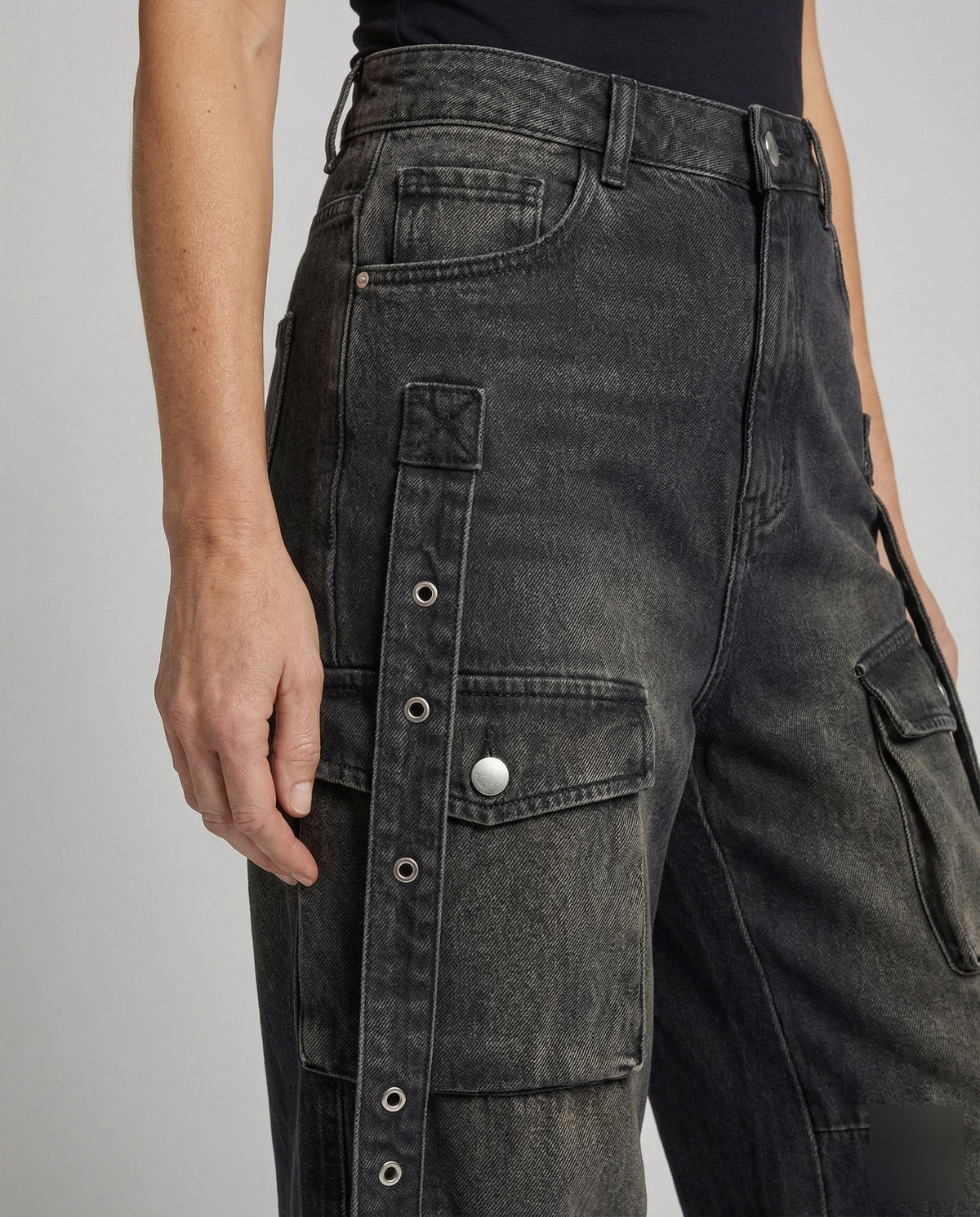 Baggy cargojeans dam med avtagbara sidoremmar