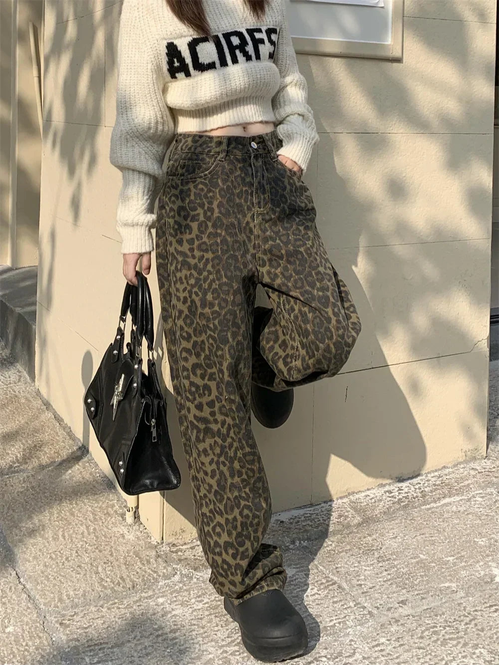 Jeans dam med leopardmönster | Vida raka ben | Hög midja | Lång och avslappnad passform
