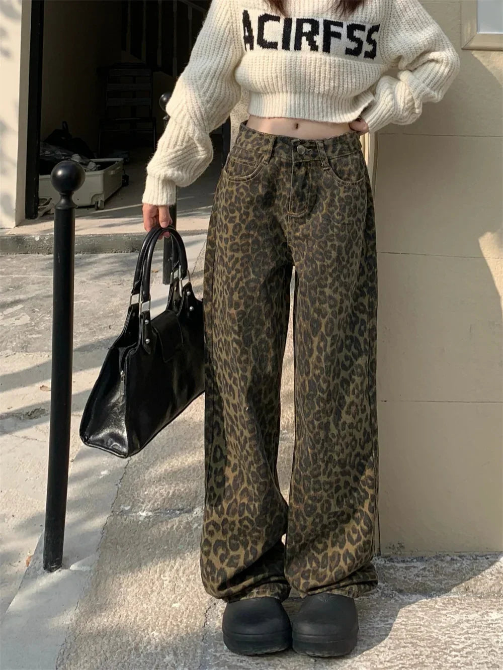 Jeans dam med leopardmönster | Vida raka ben | Hög midja | Lång och avslappnad passform