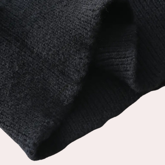 Stickad tröja herr med rund hals | Svart med vitt grafiskt mönster | Sicksack och granmotiv | Ribbade kanter