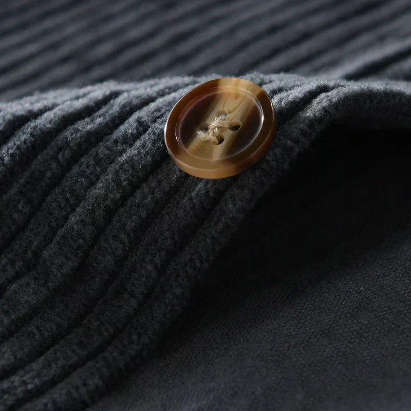Overshirt herr med räfflad struktur | Påsydd bröstficka och hel knappslå | Skjortkrage och långa ärmar