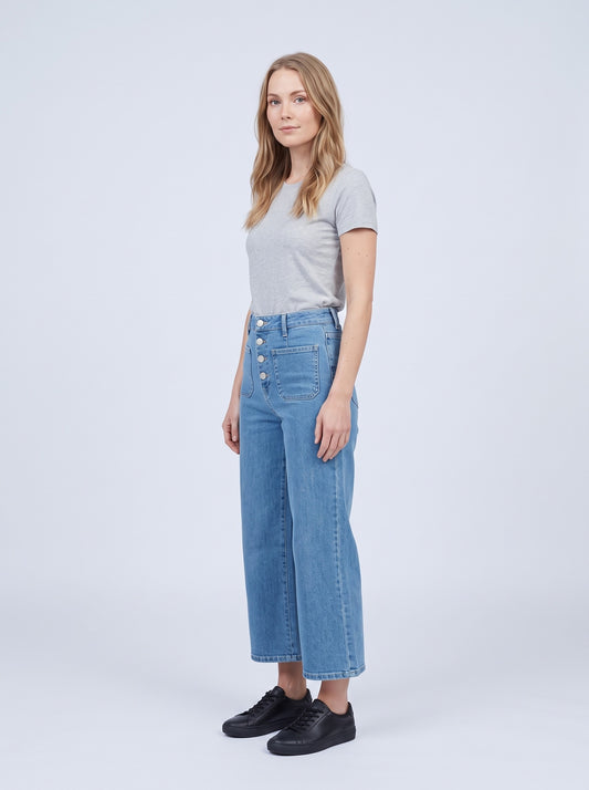 Jeans dam med hög midja och knappgylf | Vida ben i ankellängd | Påsydda framfickor | Ledig passform
