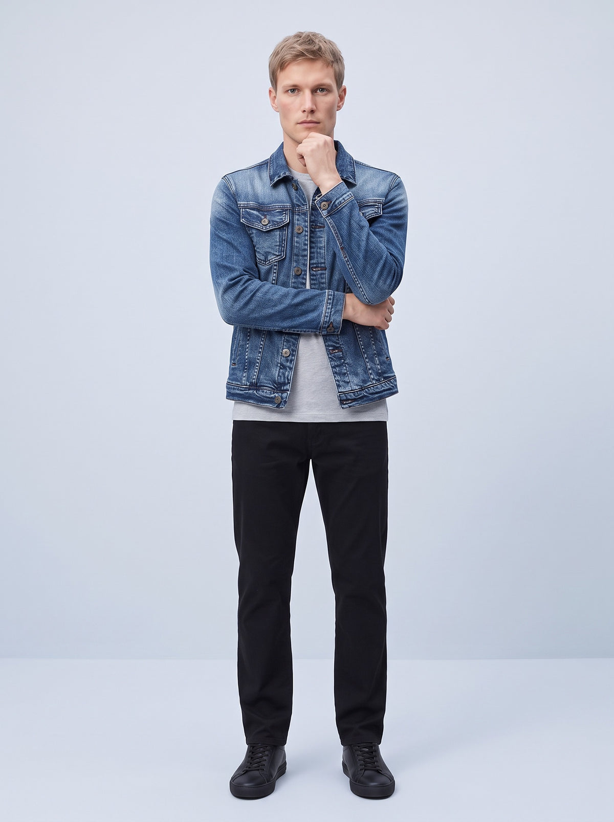 Jeansjacka herr med bröstfickor och knappar