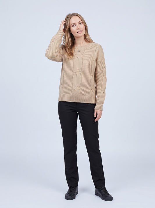 Stickad tröja dam med flätmönster och rund hals | Grovstickad med avslappnad passform | Lågt ansatta ärmar och ribbade muddar