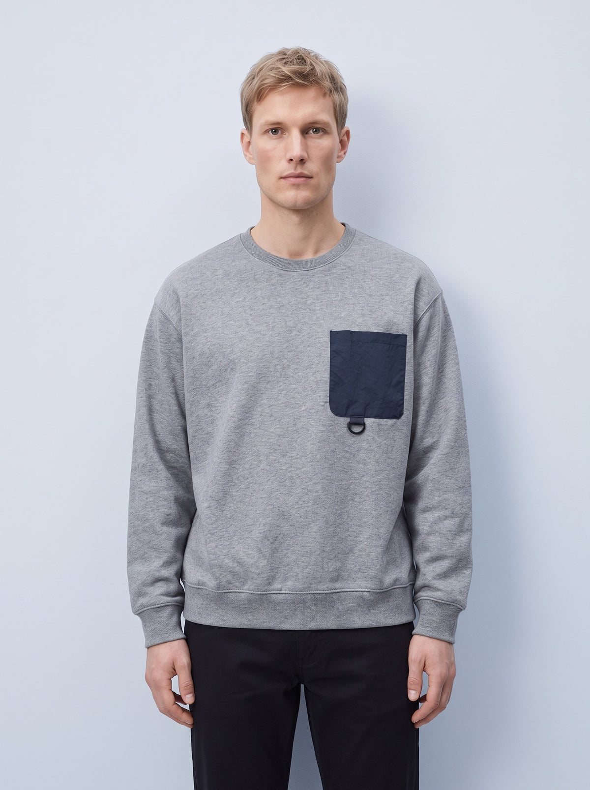 Sweatshirt herr med bröstficka och D-ring
