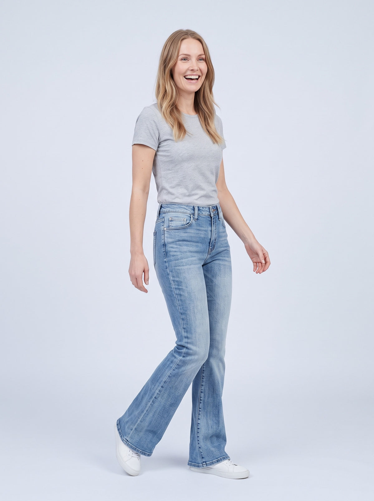 Utsvängda jeans dam med hög midja | Långa ben med vid fåll | Smal över höft och lår | Femficksmodell